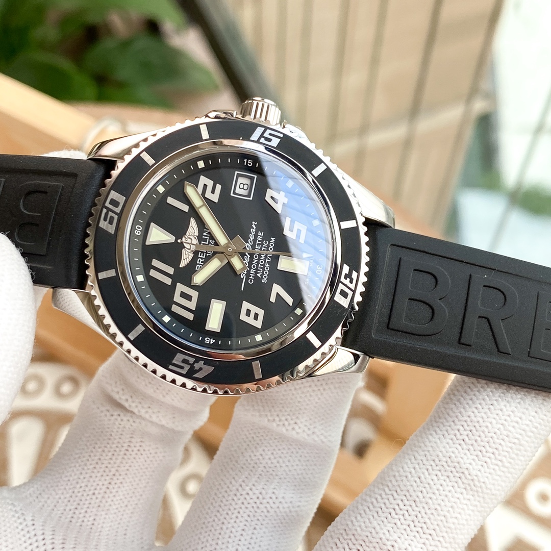 Breitling - Breitling A1736402 Superocean 316L stainless steel polished case