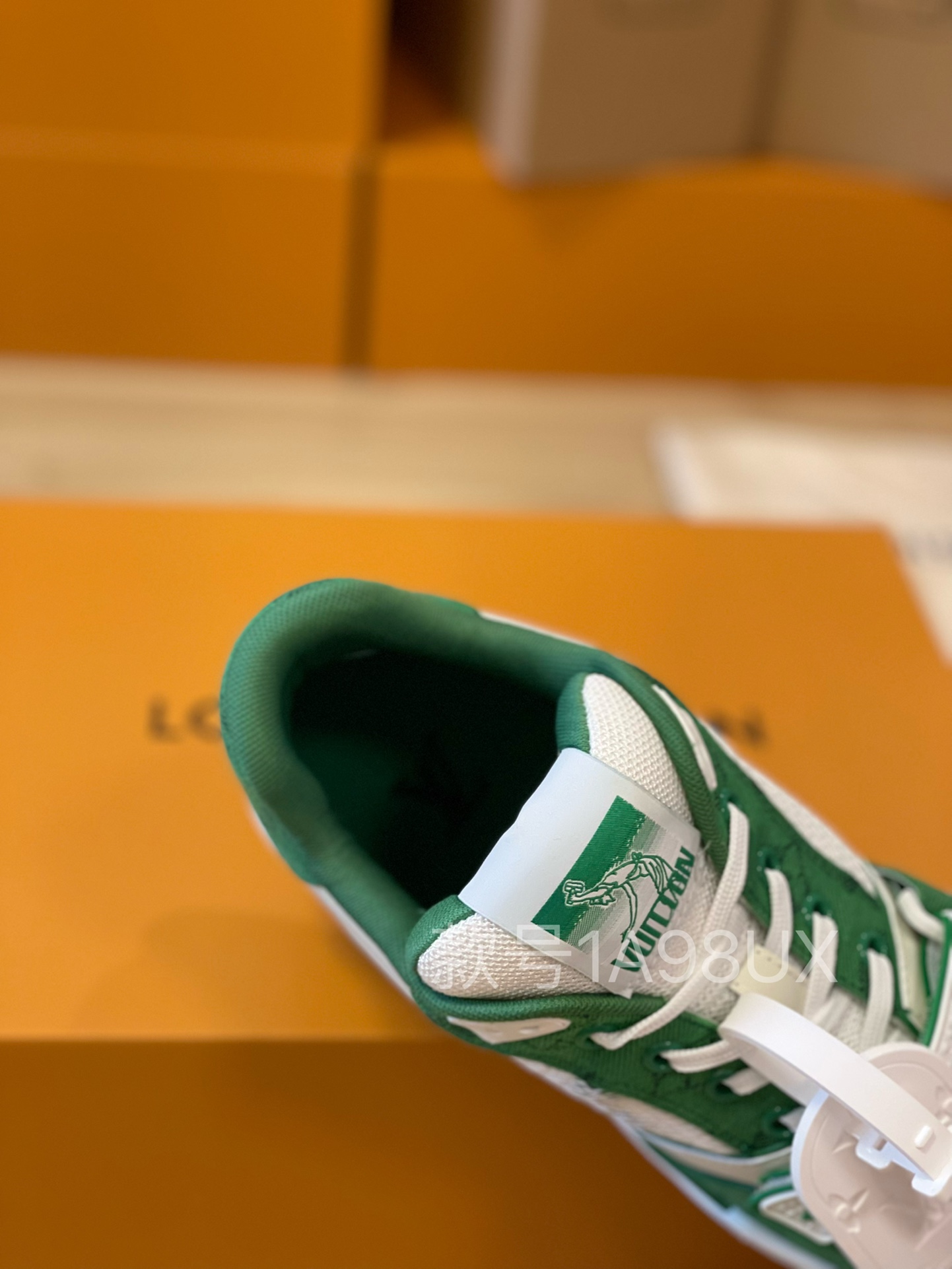 Louis Vuitton Trainer sneakers for couples, style 1A98UX