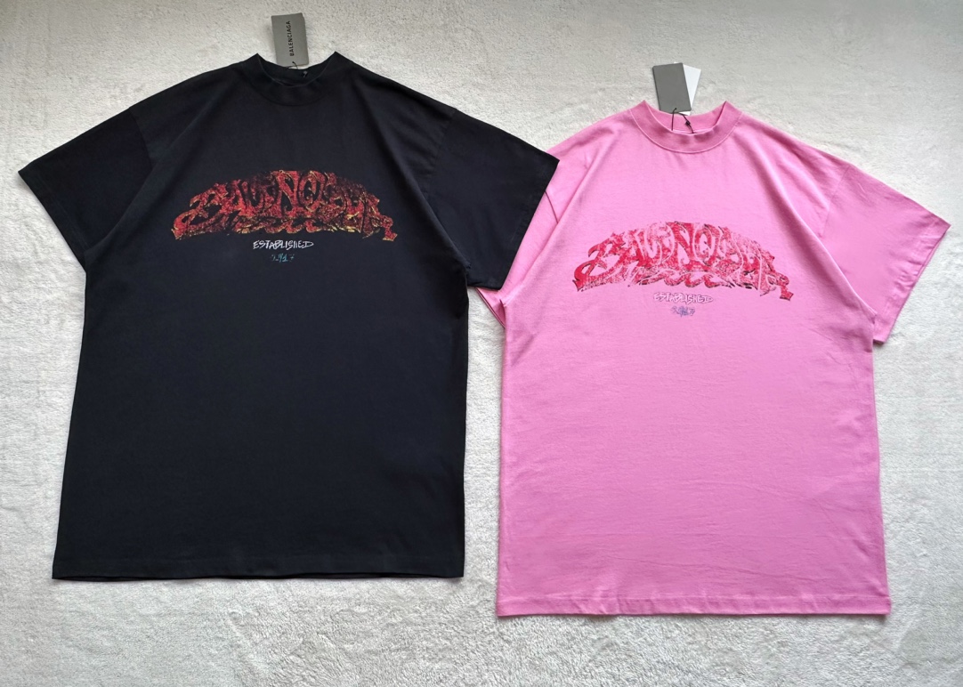 Balenciaga...🔥Flame floral print round neck and short sleeves