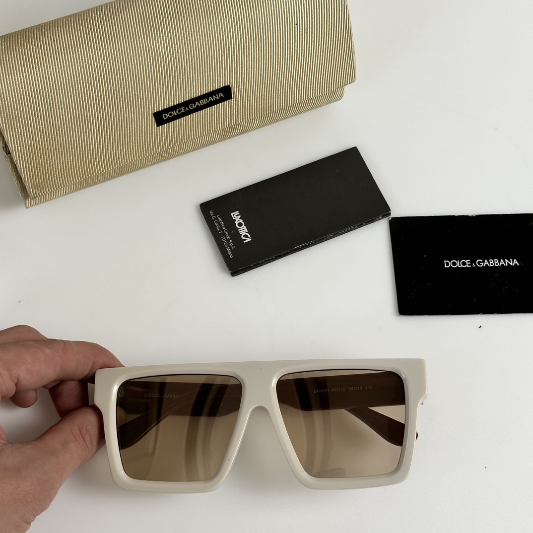 𝘿𝙊𝙇𝘾𝙀&𝙂𝘼𝘽𝘽𝘼𝙉𝘼 DG4901