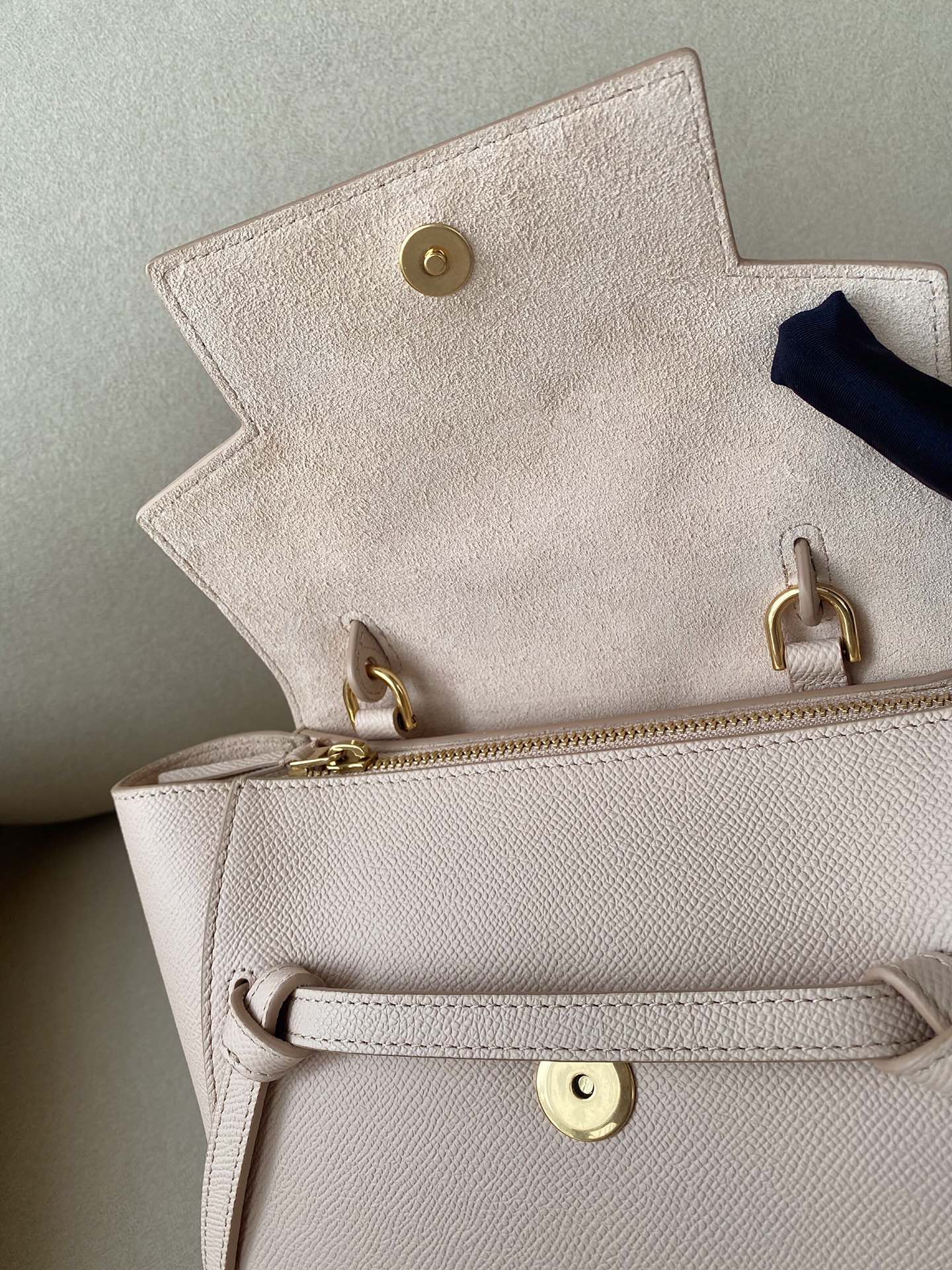 𝐂𝐞𝐥𝐢𝐧𝐞 Belt Bag Catfish Bag Small Grained Calfskin