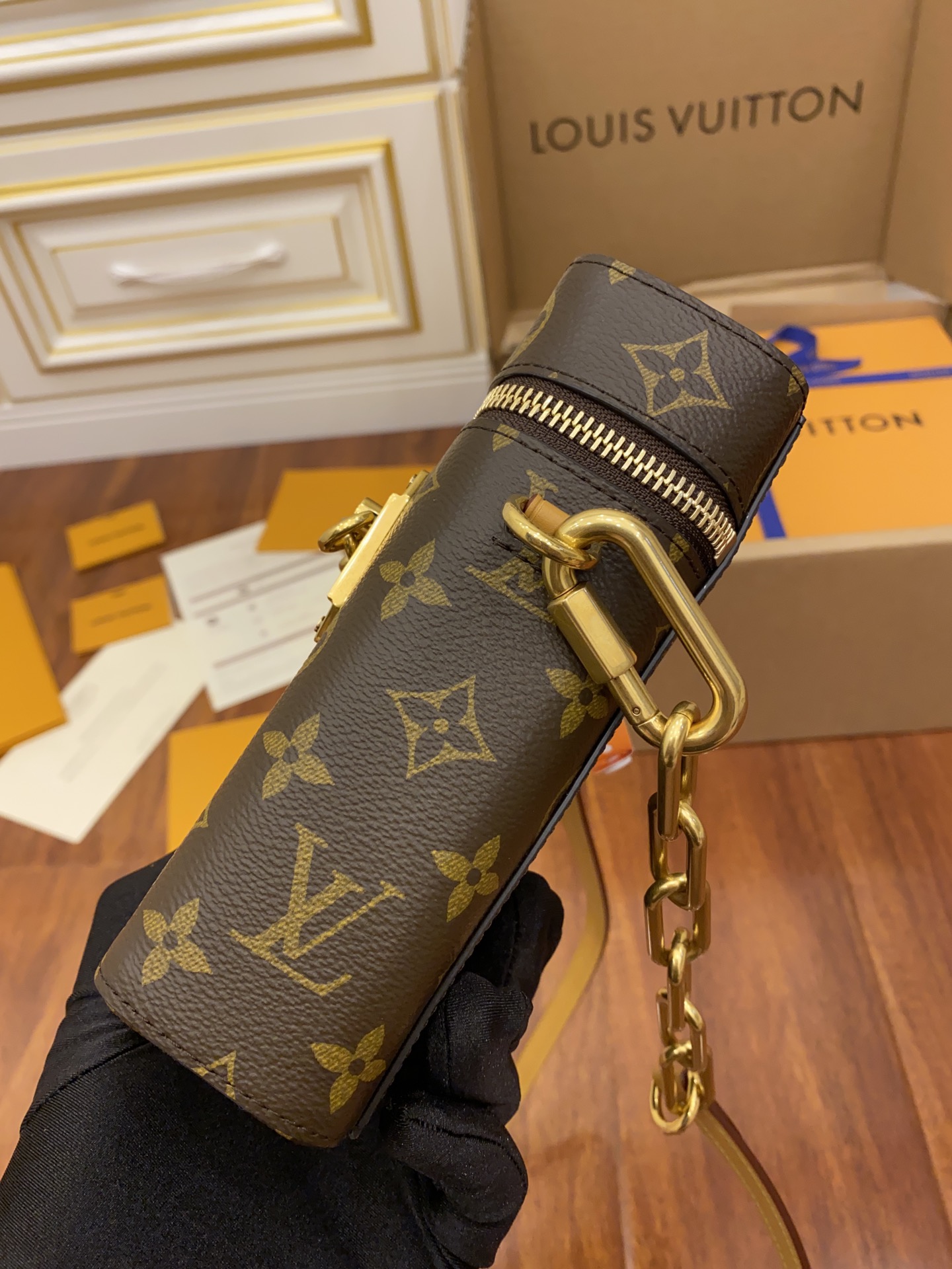 Louis Vuitton M44914