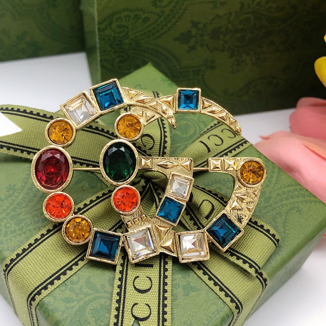 𝐆𝐮𝐜𝐜𝐢 New color diamond brooch