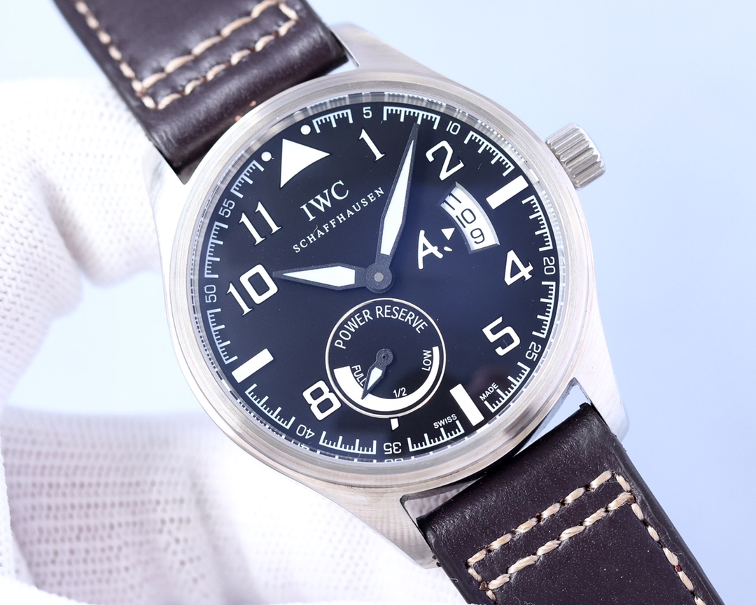 IWC- The line staff series lW5127537 movement automatic mechanical Swiss machine 2824 316 stainless steel