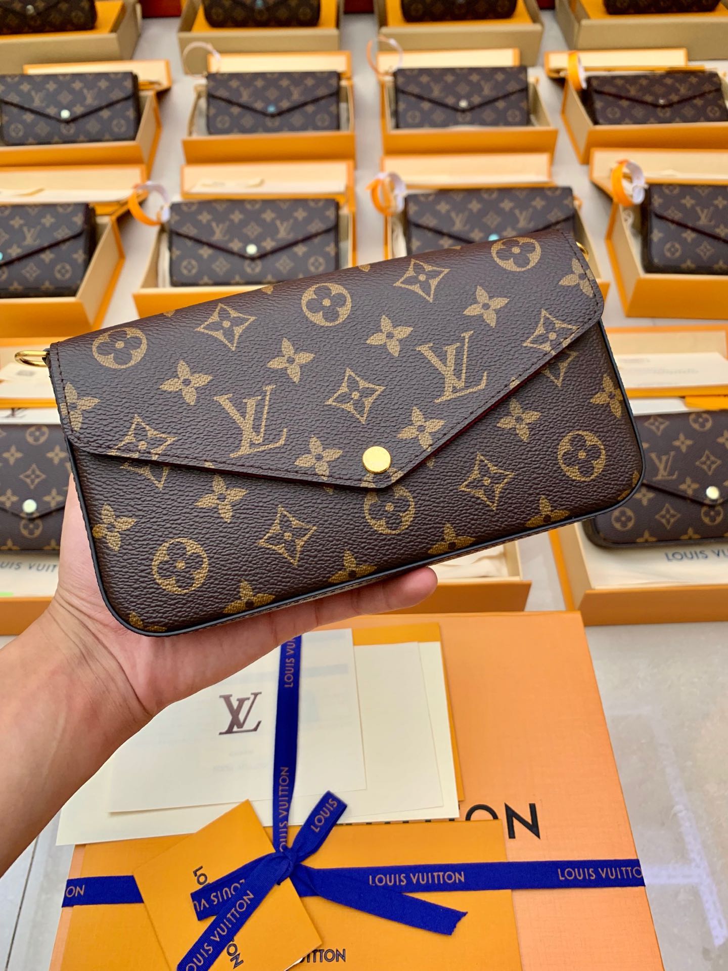 Louis Vuitton𝗣𝗢𝗖𝗛𝗘𝗧𝗧𝗘 M61276 3 in 1