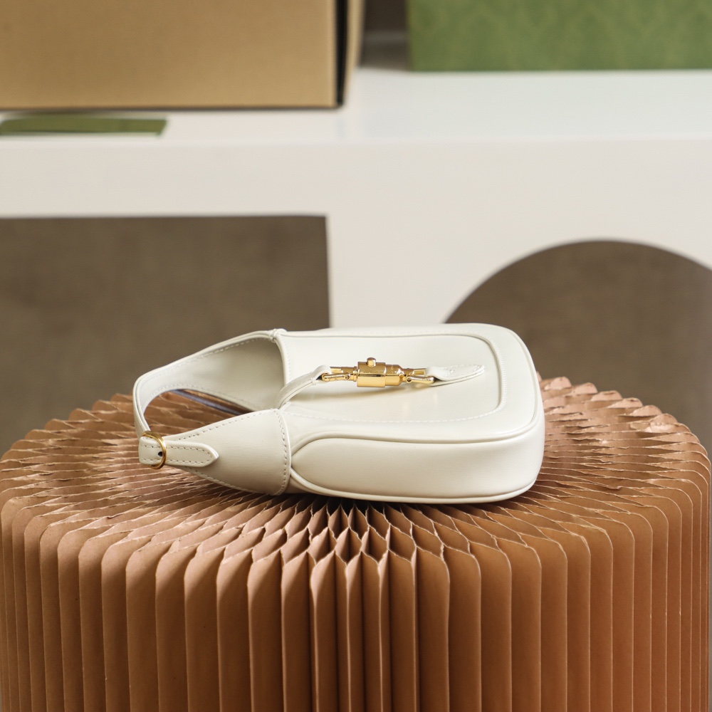 GUCCI  𝐉𝐚𝐜𝐤𝐢𝐞 𝐌𝐢𝐧𝐢 𝟭𝟵𝟲𝟭 #637091