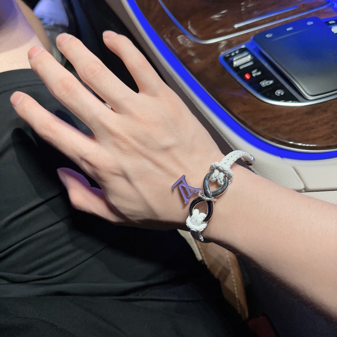 Louis Vuitton cowhide cord bracelet, same style as the couple