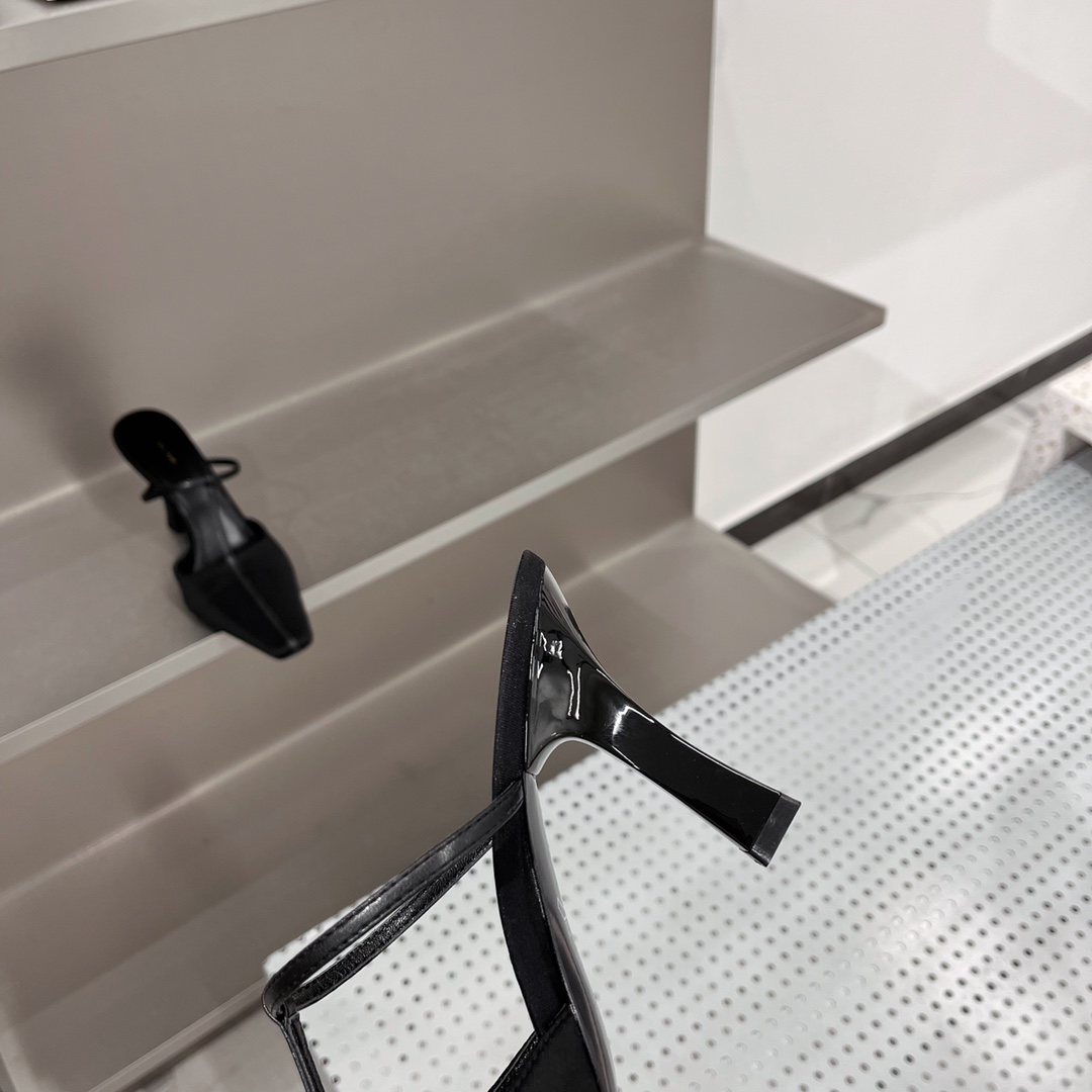 𝐓𝐇𝐄 𝐑𝐎𝐖｜𝟐𝟎𝟐𝟐/𝐒𝐒 𝐧𝐞𝐰 new model the row 2022/fw retro minimalist wrap toe heels