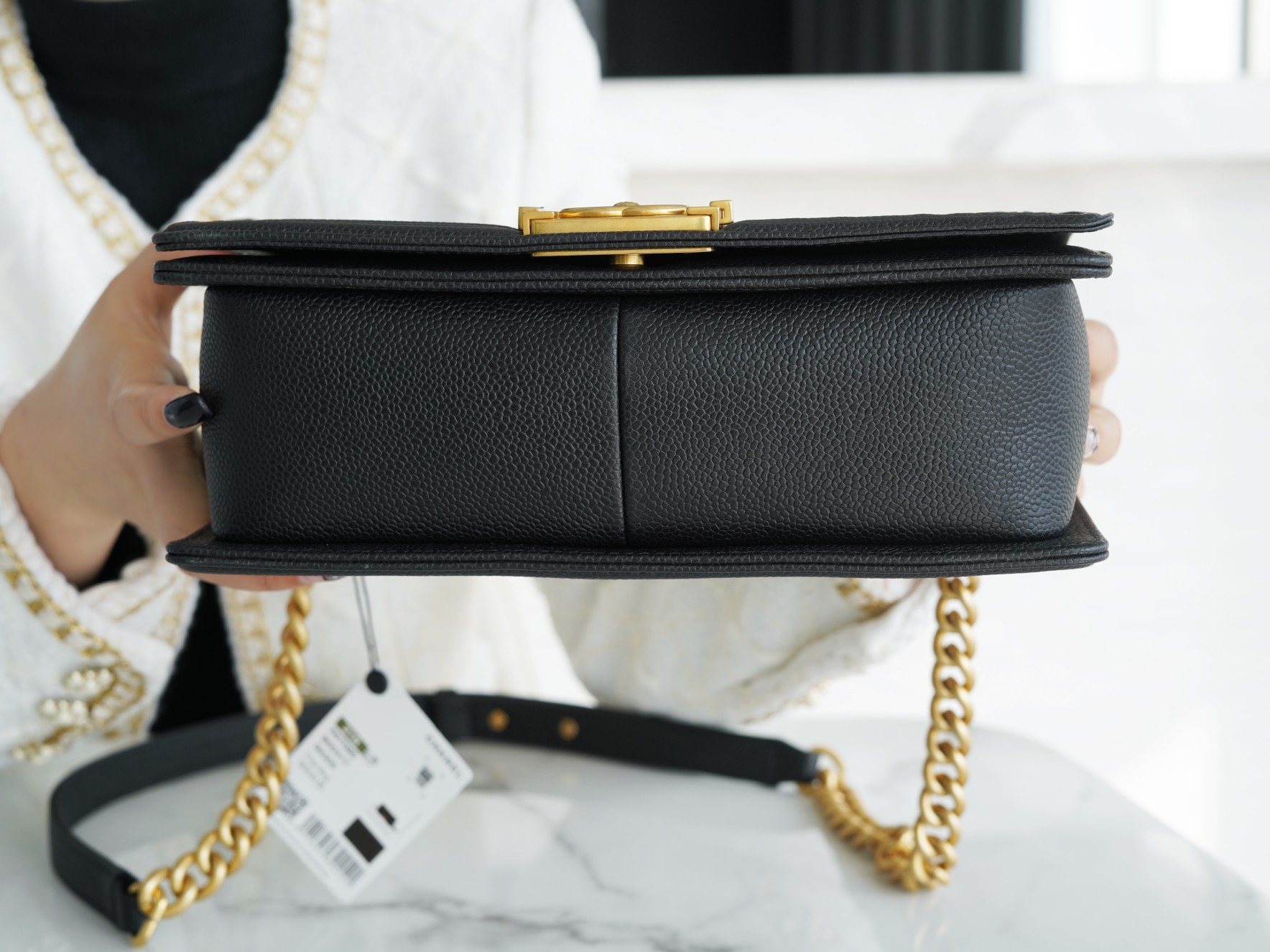 𝗖𝗵𝗮𝗻𝗲𝗹 𝗟𝗲𝗯𝗼𝘆 Imported custom caviar calfskin:Large ball pattern Medium Black Gold