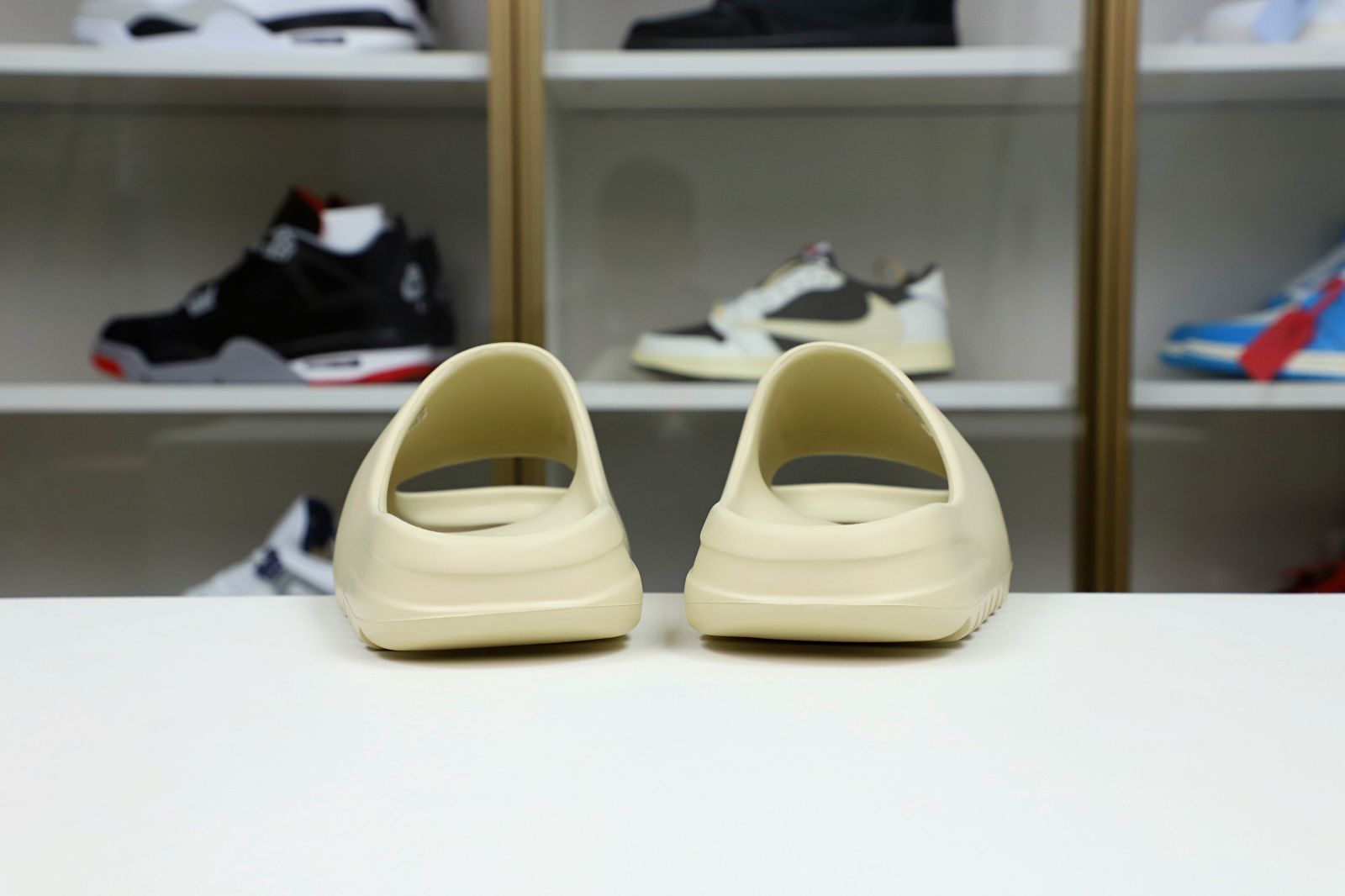 Yeezy Slide bone FW6345