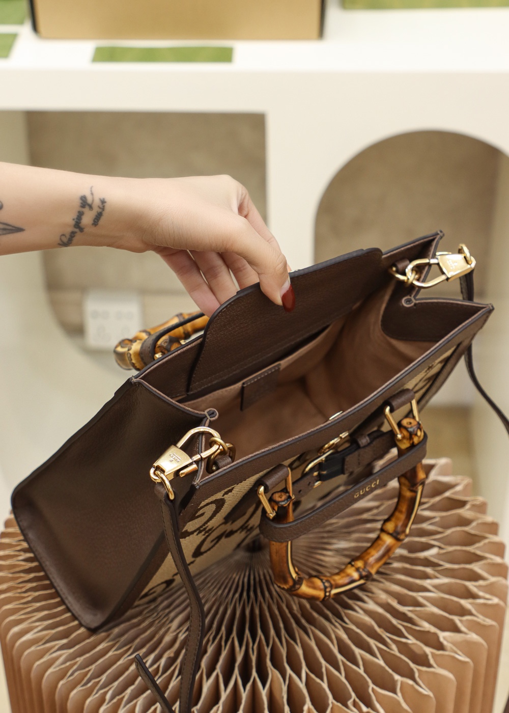 GUCCI 𝐃𝐢𝐚𝐧𝐚 𝐓𝐨𝐭𝐞 Retro King Fried Bamboo Festival #660195
