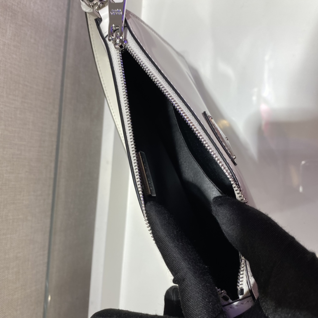 𝐏𝐑𝐀𝐃𝐀 New Underarm Bag 1BC155