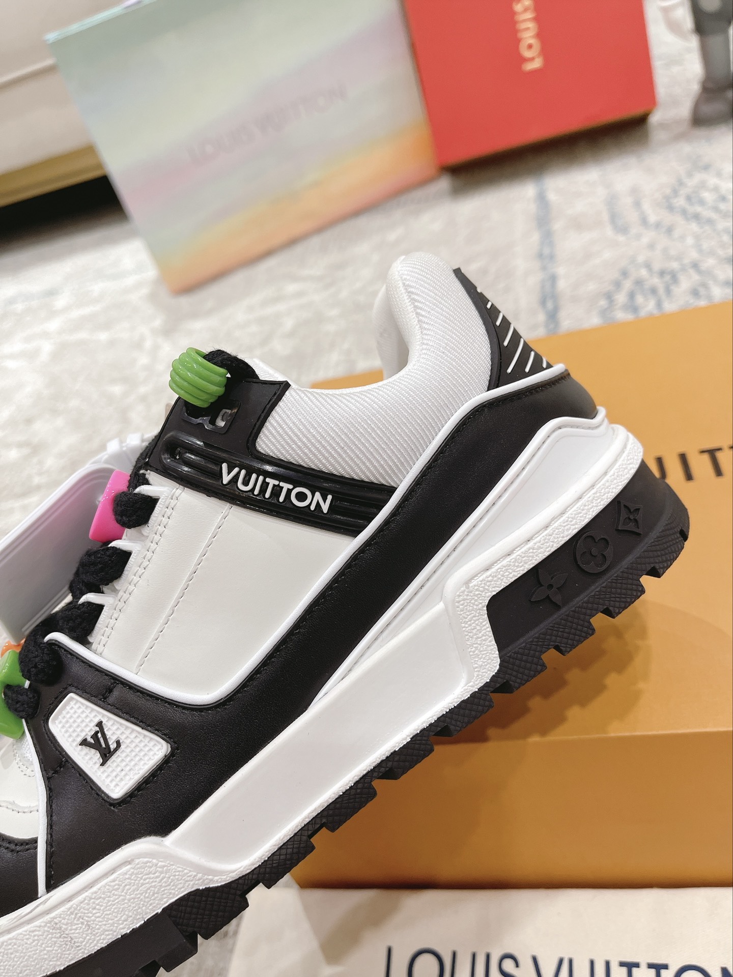 Louis Vuitton couple models DIY buckle sneakers sneakers