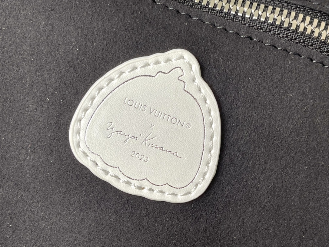 𝐋𝐎𝐔𝐈𝐒 𝐕𝐔𝐈𝐓𝐓𝐎𝐍    M46390