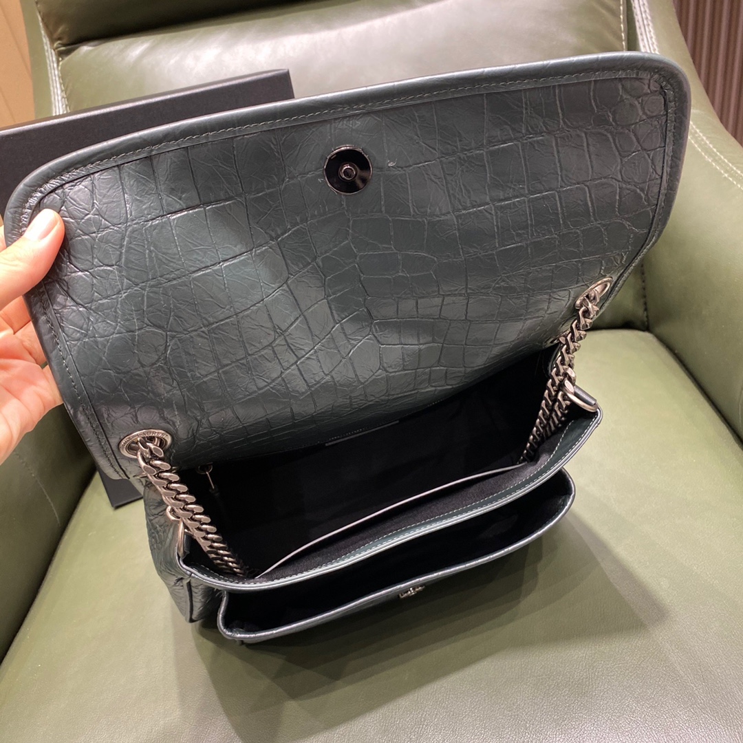 SAINT LAURENT 𝒏𝒊𝒌𝒊 𝒎𝒆𝒅𝒊𝒖𝒎 𝟮𝟴𝒄𝒎 #633158original E.jd