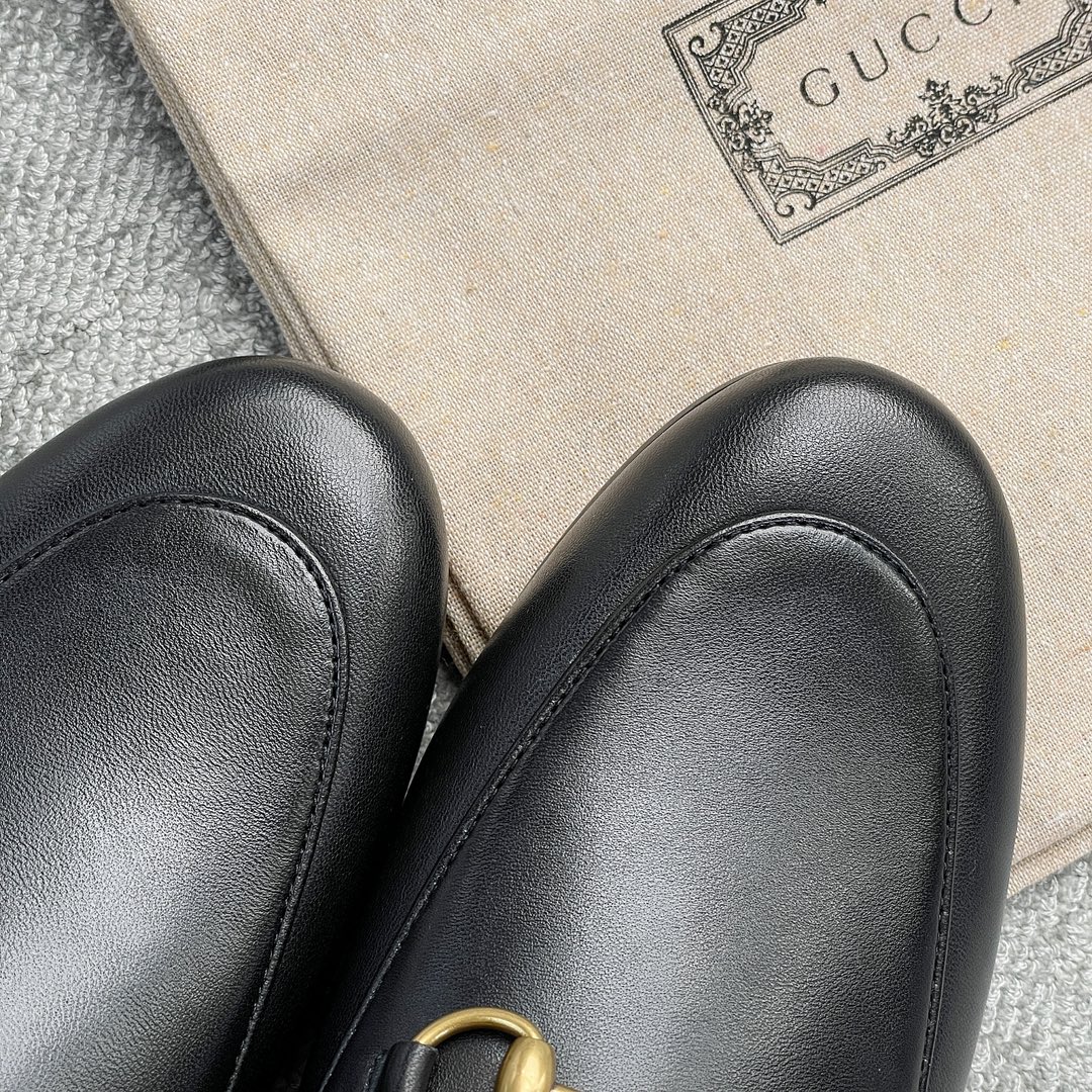 Gucci Super classic leather shoe style, wearable and versatile, but never out of fashion.