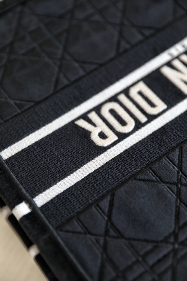 DIOR TOTE embroidered vine check black