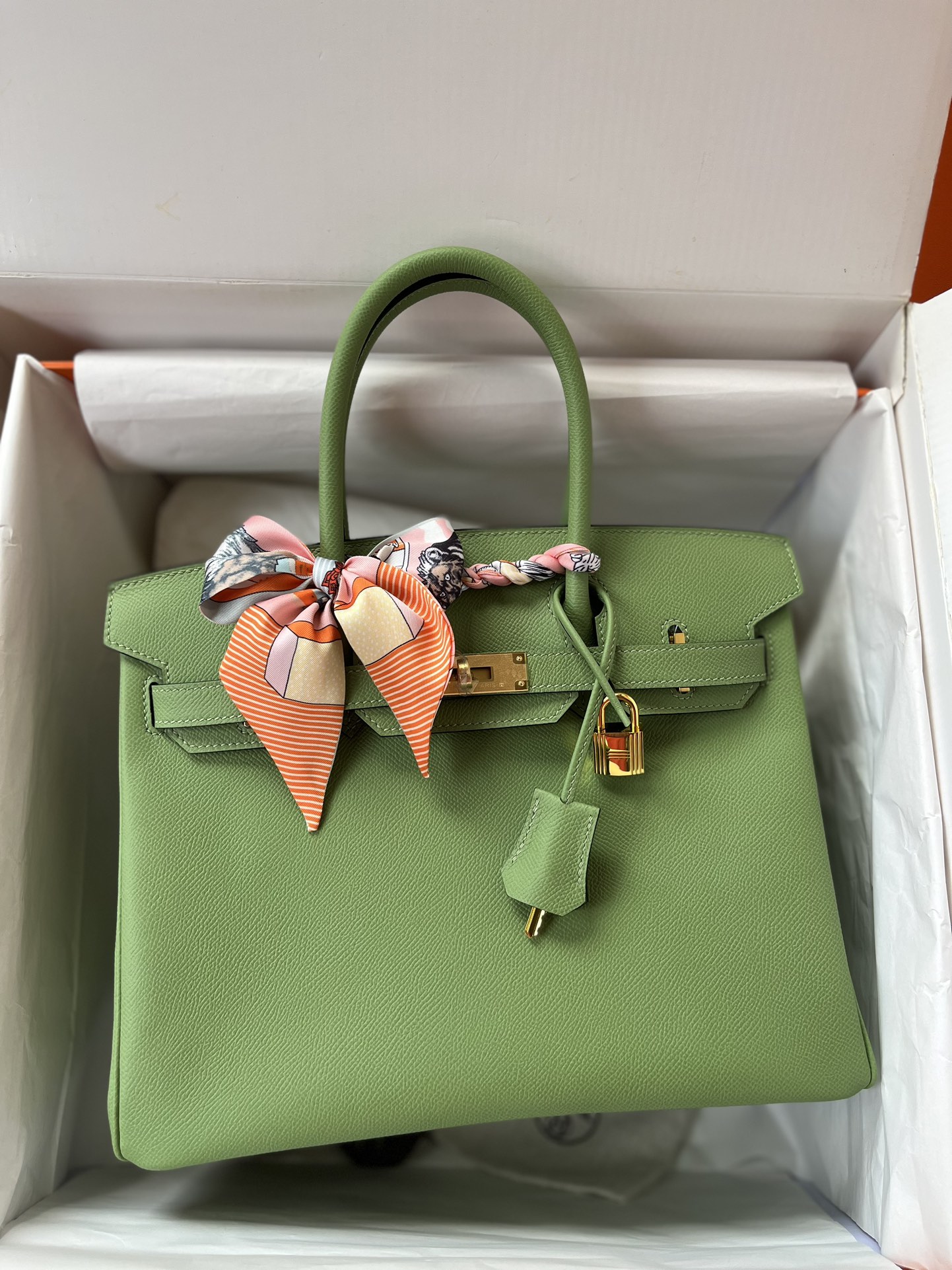 Birkin 30cm avocado green gold buckle Imported epsom leather hand sewn real shot visible to the naked eye quality