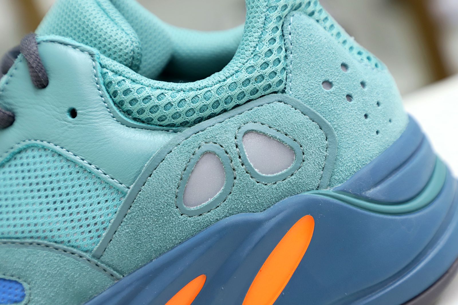 Yeezy boost 700 Faded