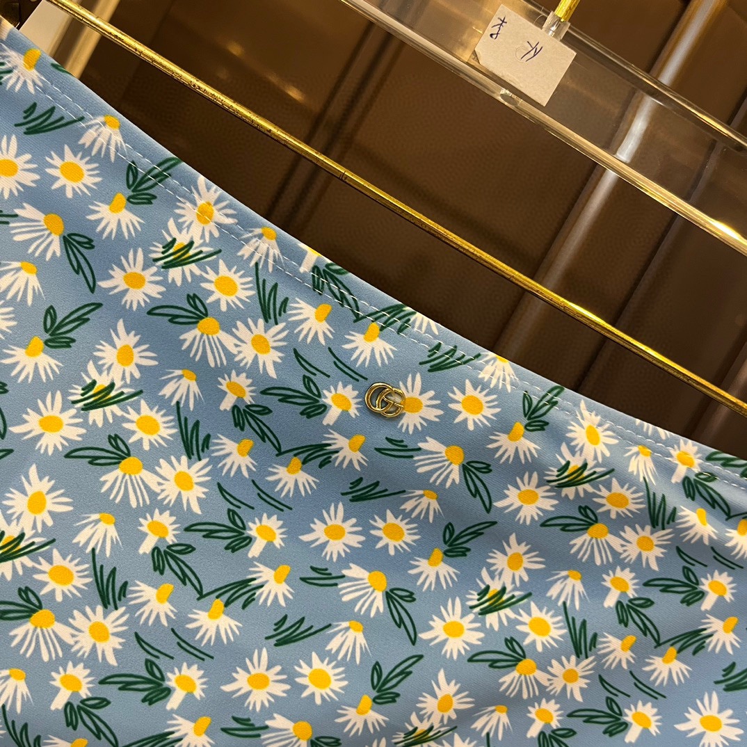 Gucci New split bikini swimming costume halter with steel ring bra + triangle shorts