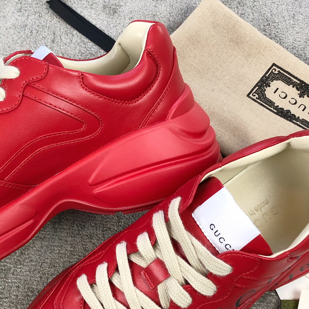 Gucci Pops This collection has a lot of flora and fauna elements Original material Red