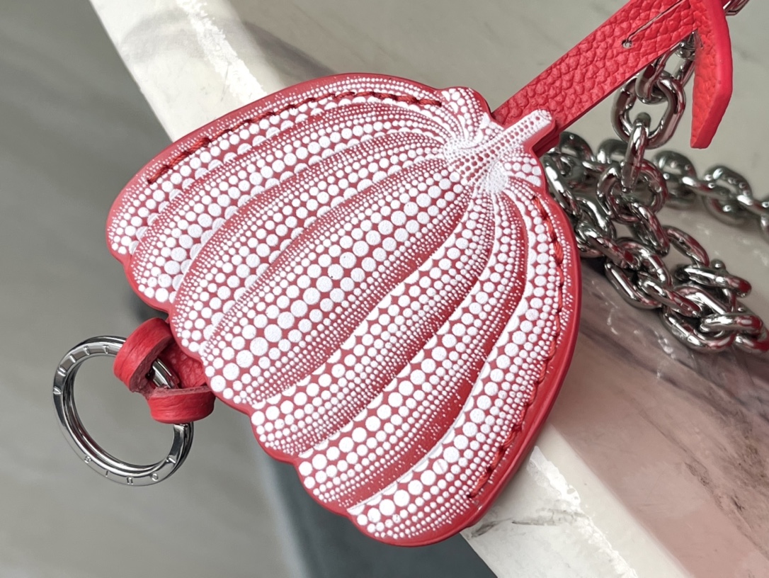 𝐋𝐎𝐔𝐈𝐒 𝐕𝐔𝐈𝐓𝐓𝐎𝐍    M21779