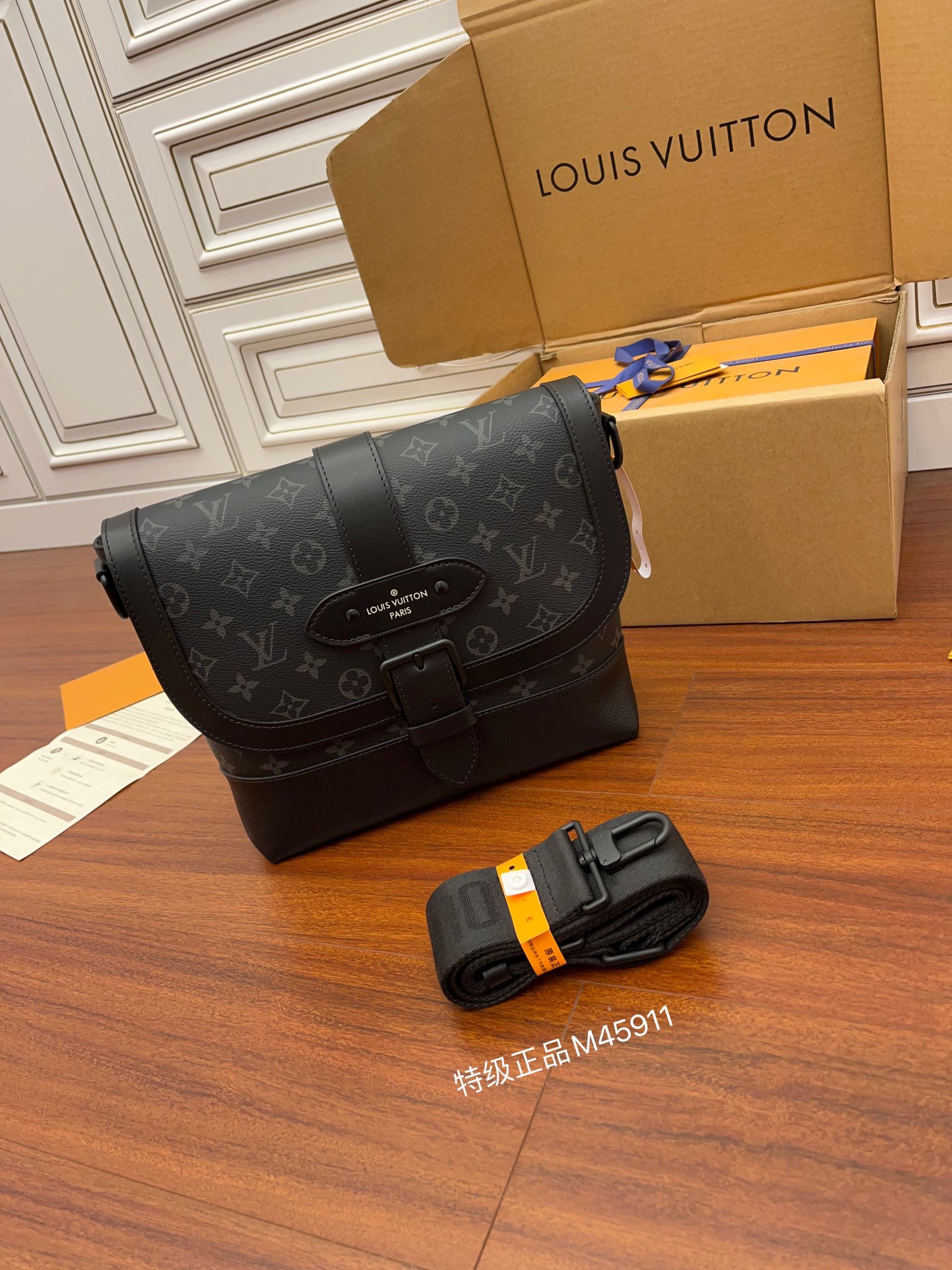 Louis Vuitton M45911