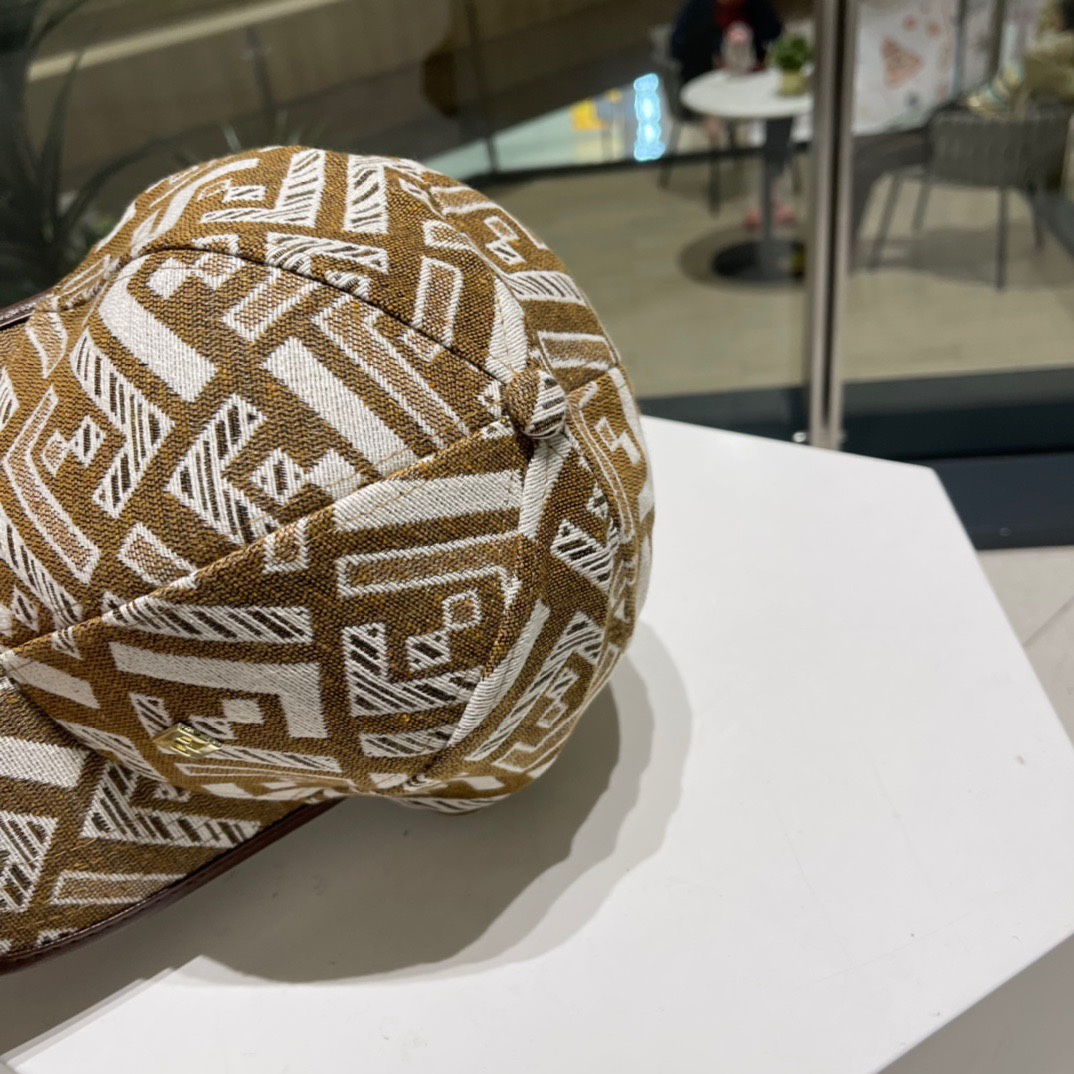 Fendi presbyopia series baseball cap