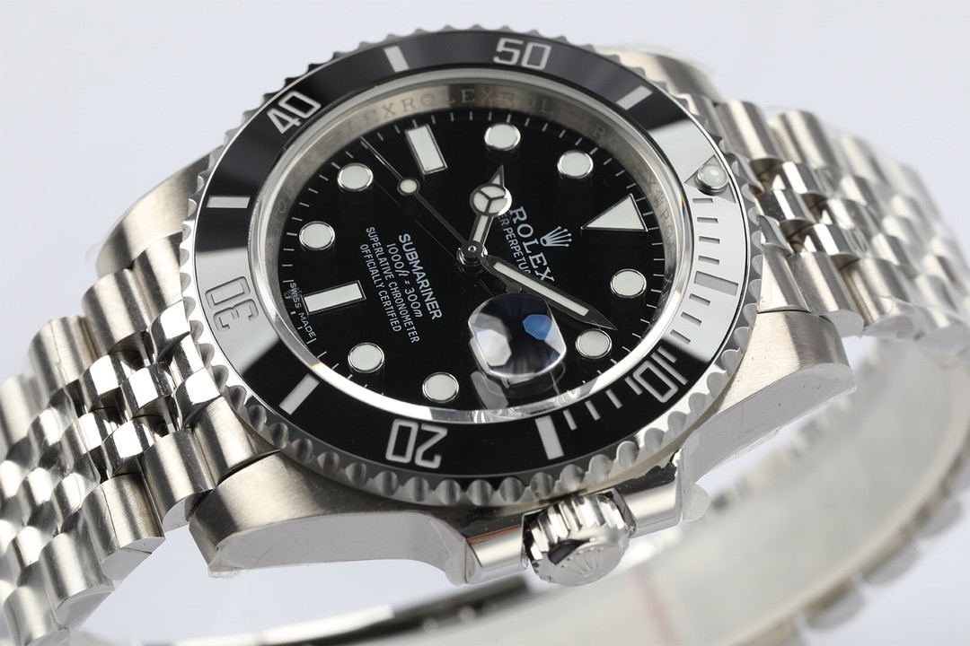 Rolex Submariner Series 40 Men's Watch