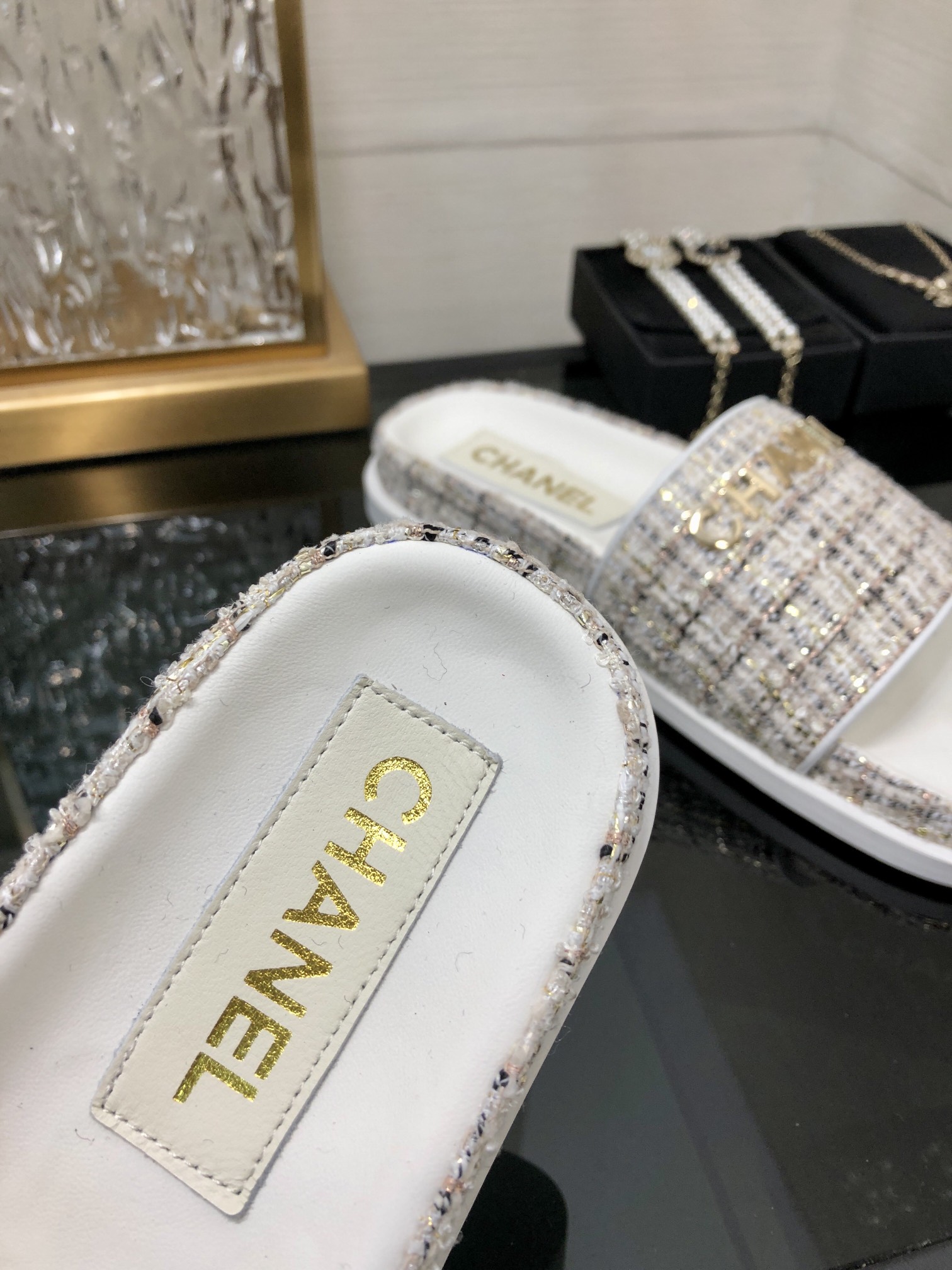 CHANEL 2022 early spring latest honey slippers fashion versatile series imported sheepskin cushioned feet