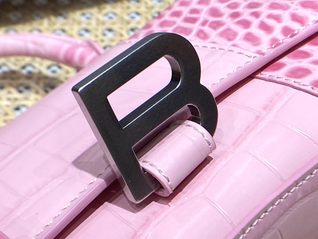 BALENCIAGA 𝐇𝐨𝐮𝐫𝐠𝐥𝐚𝐬𝐬 𝐗𝐒 crocodile-textured cowhide