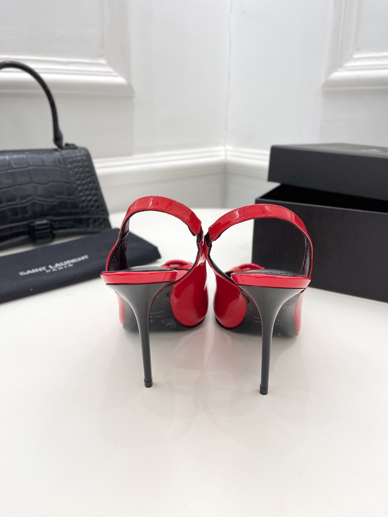 𝙎𝙖𝙞𝙣𝙩 𝙇𝙖𝙪𝙧𝙚𝙣𝙩 | 𝟐𝟎𝟐𝟏/𝐒𝐒 𝐧𝐞𝐰 YSL｜Roland 2022/fw early spring new baked high heels