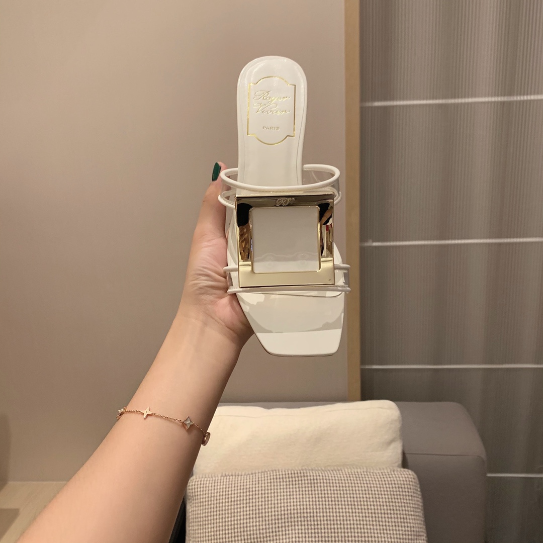 Roger vivier | 𝟐𝟎𝟐𝟏/𝐒𝐒 𝐧𝐞𝐰 2021 Summer Slippers Bikiviv' Metal Buckle PVC Mule Shoes