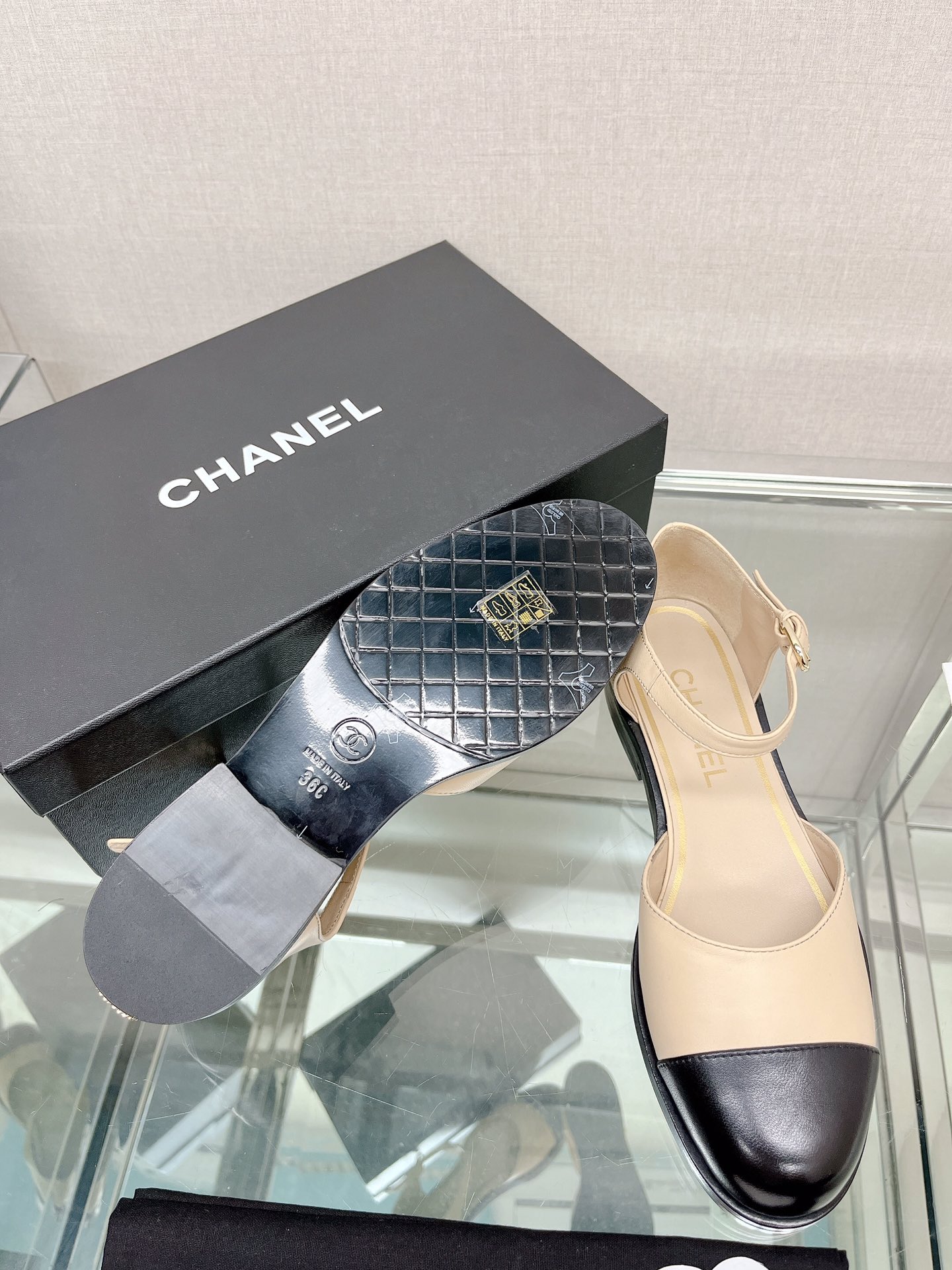 CHANEL 23Ss small incense thick bottom Mary Jane hollow sandals imported lambskin