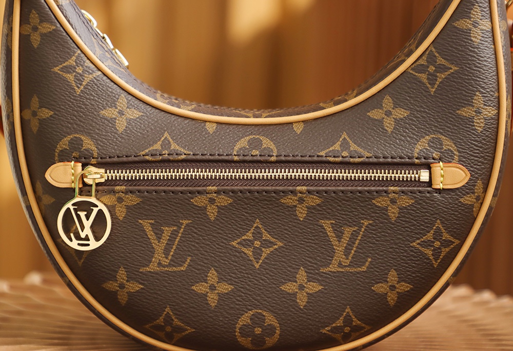 Louis Vuitton 𝐋𝐎𝐎𝐏 Series Pea Bag #M81098#