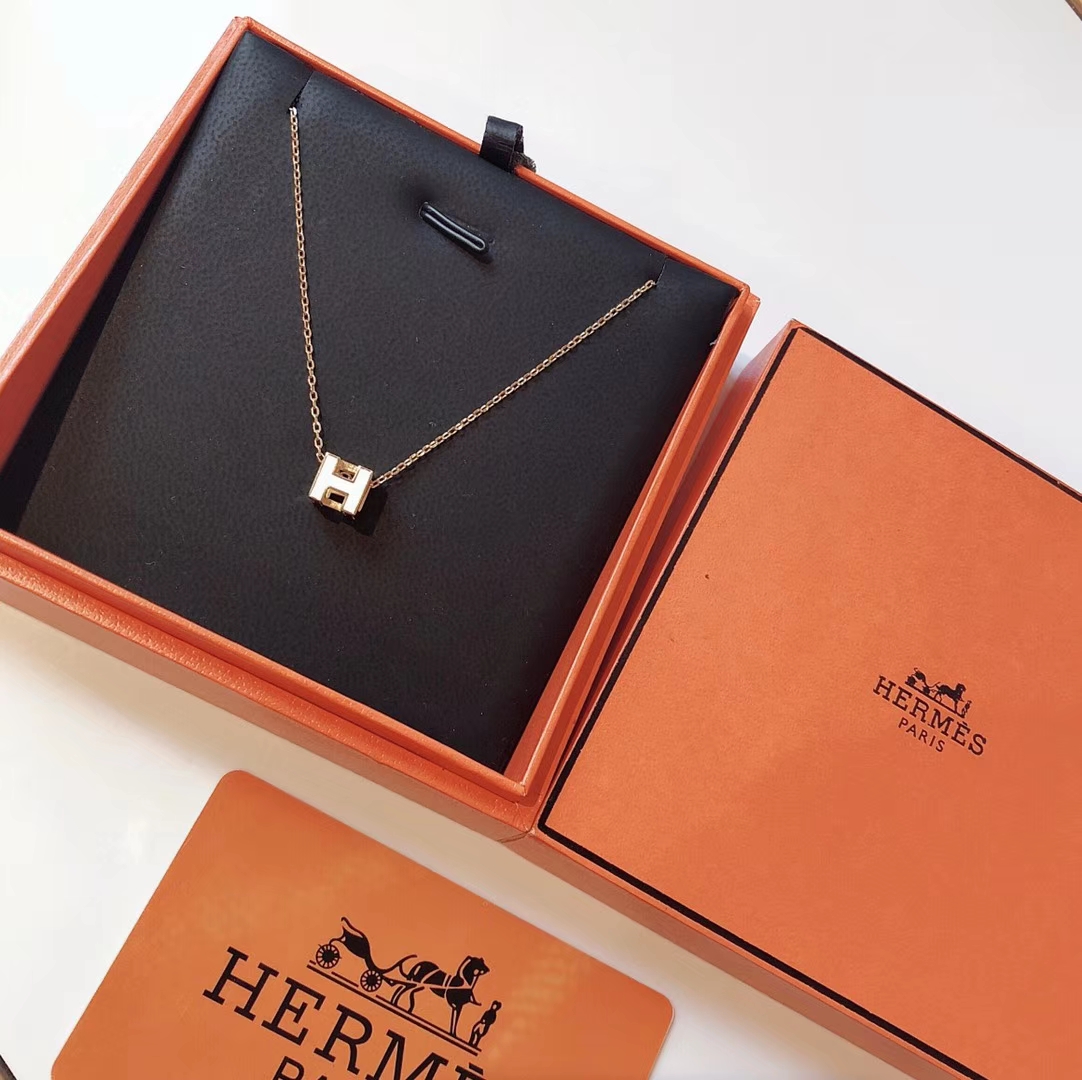 Hermes necklace