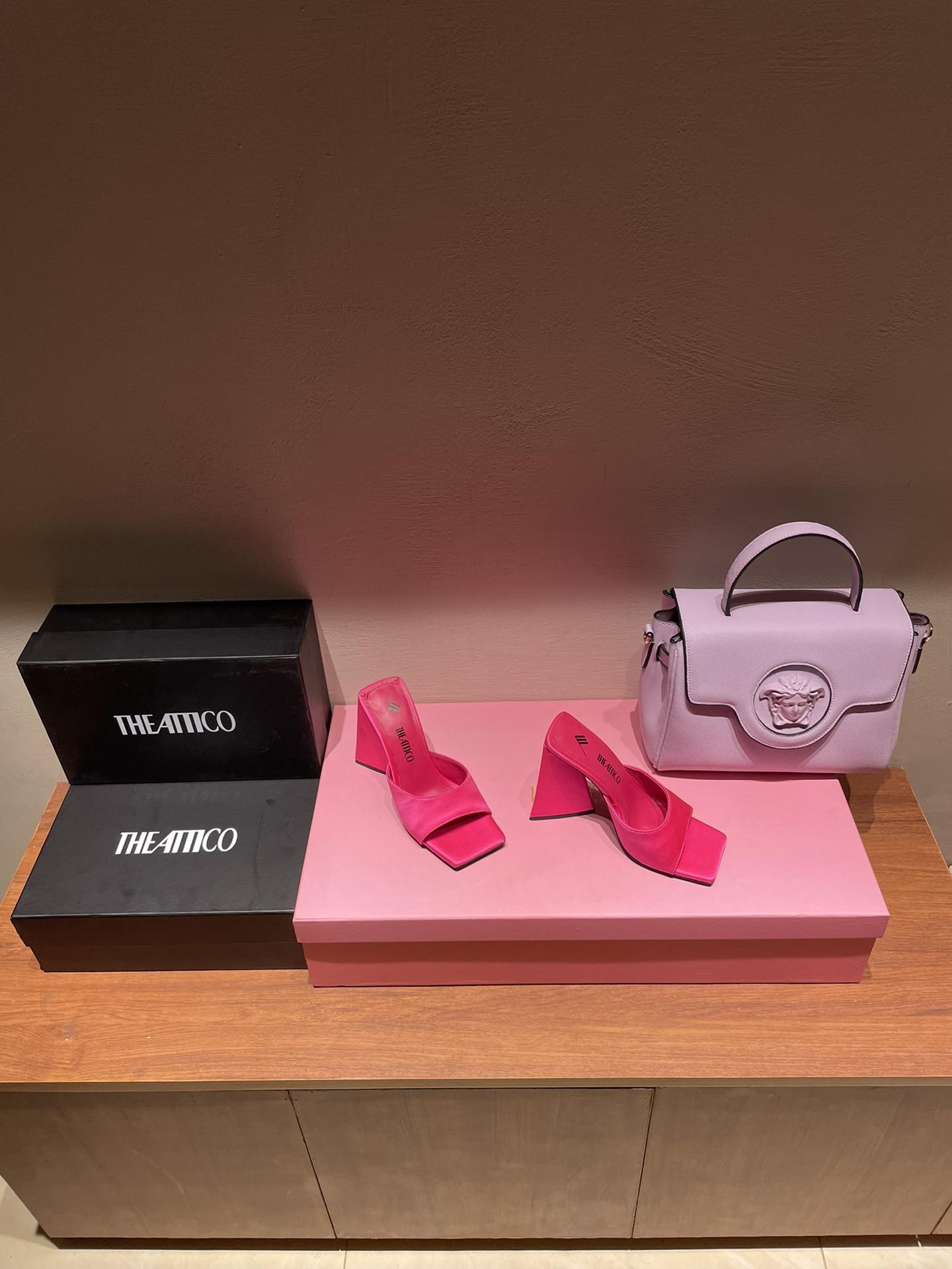 TheAttico | 𝟐𝟎𝟐𝟐𝟐/𝐒𝐒 𝐧𝐞𝐰 Spring/Summer 2021 collection The Attico personality triangle heel high heel sandals