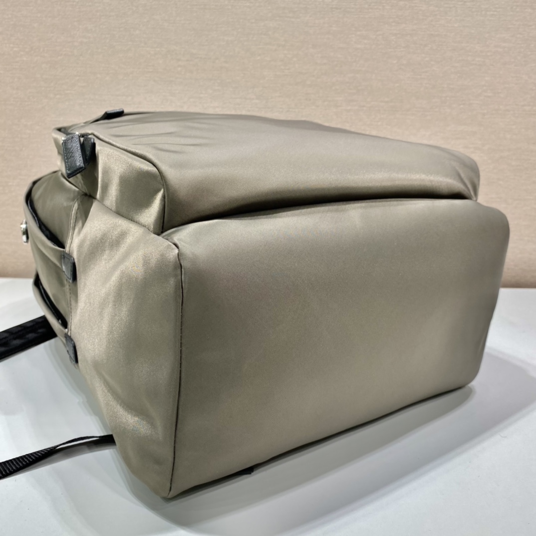 𝐏𝐑𝐀𝐃𝐀 New Shoulder Bag 2VZ048