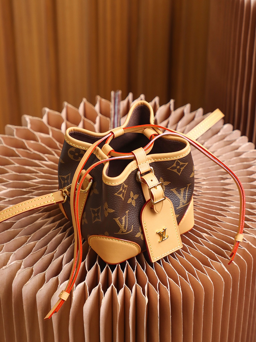 Louis Vuitton 𝐍𝐨𝐞 𝐏𝐮𝐫𝐬𝐞 small bucket #M57099