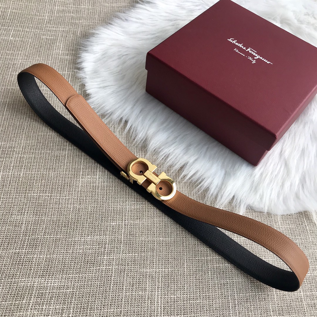 FERRAGAMO boutique buckle head, first layer of cowhide