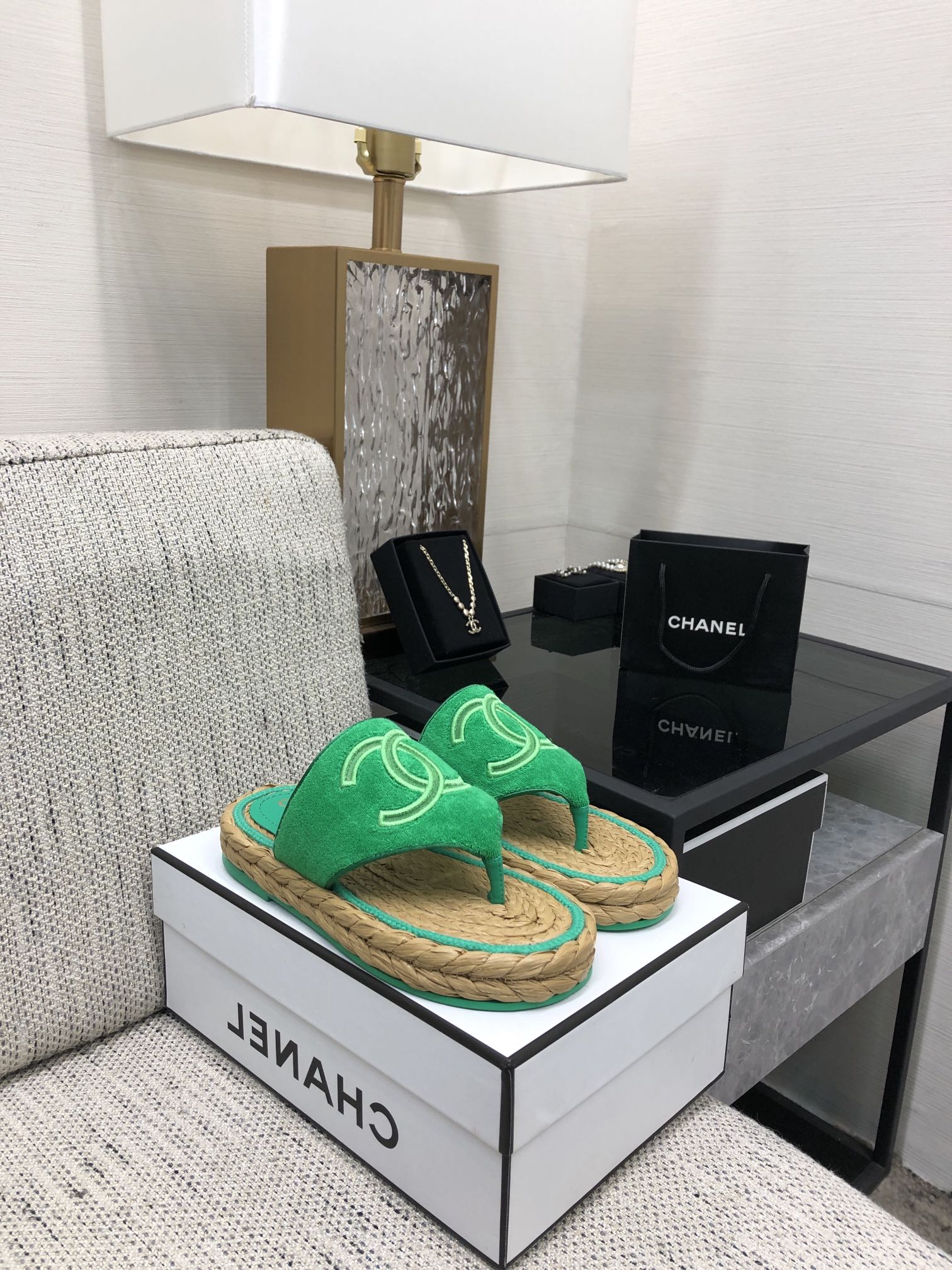 CHANEL 2022 knitted flip-flops fashionable and versatile series Imported custom towel fabric