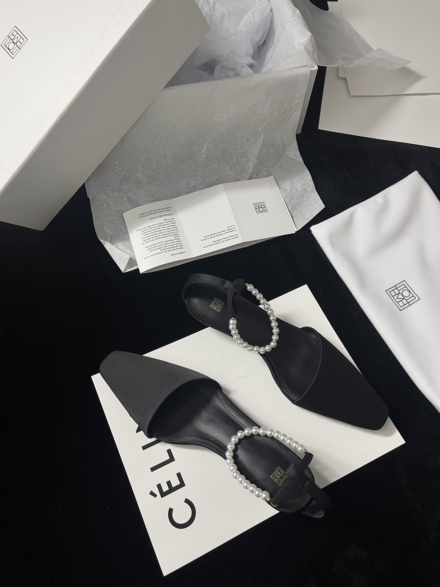 𝐓𝐨𝐭𝐞𝐦𝐞｜𝟐𝟎𝟐𝟑/𝐒𝐒 𝐧𝐞𝐰 The best-looking pearl sandals of the year ✔️ simple and elegant