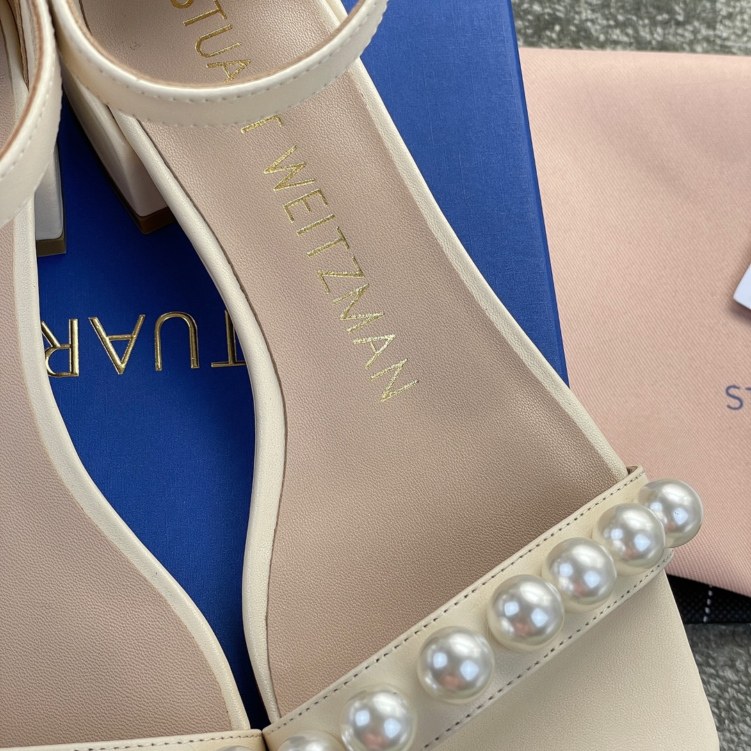 Stuar*t weitzma*n sandals