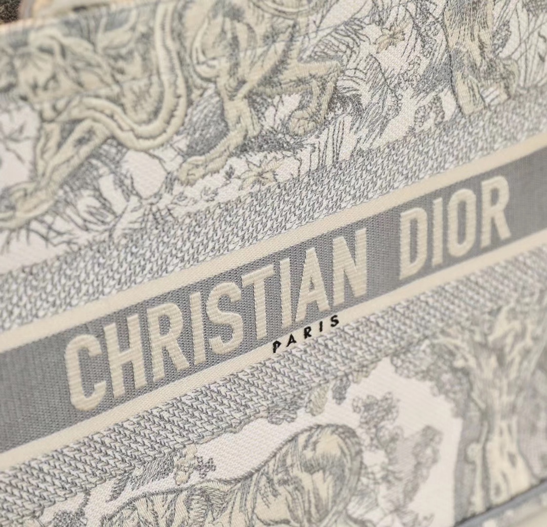 DIOR TOTE Grey Tiger
