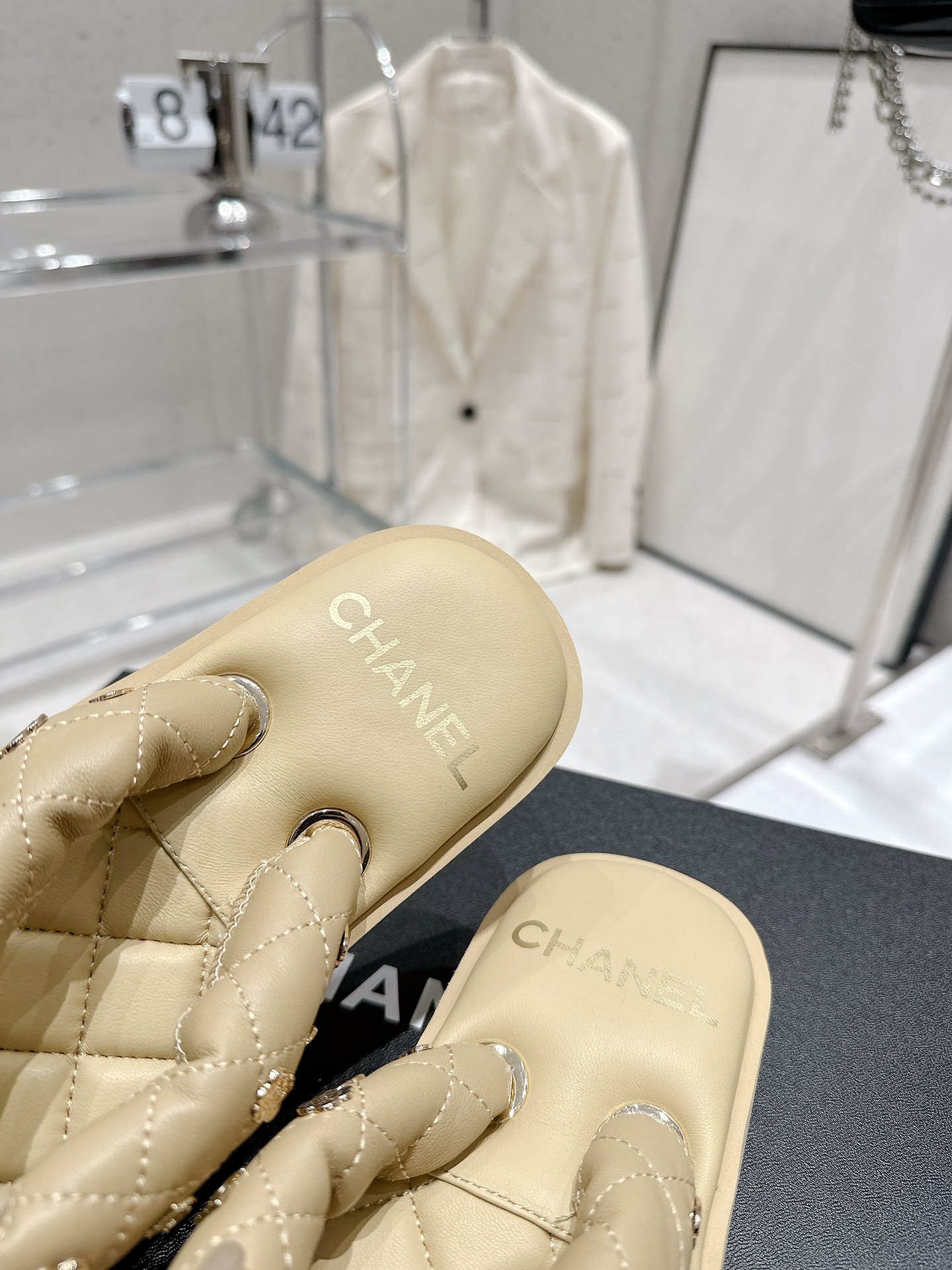 CHANEL summer new bread flip-flops clip toe flip-flops beach sandals