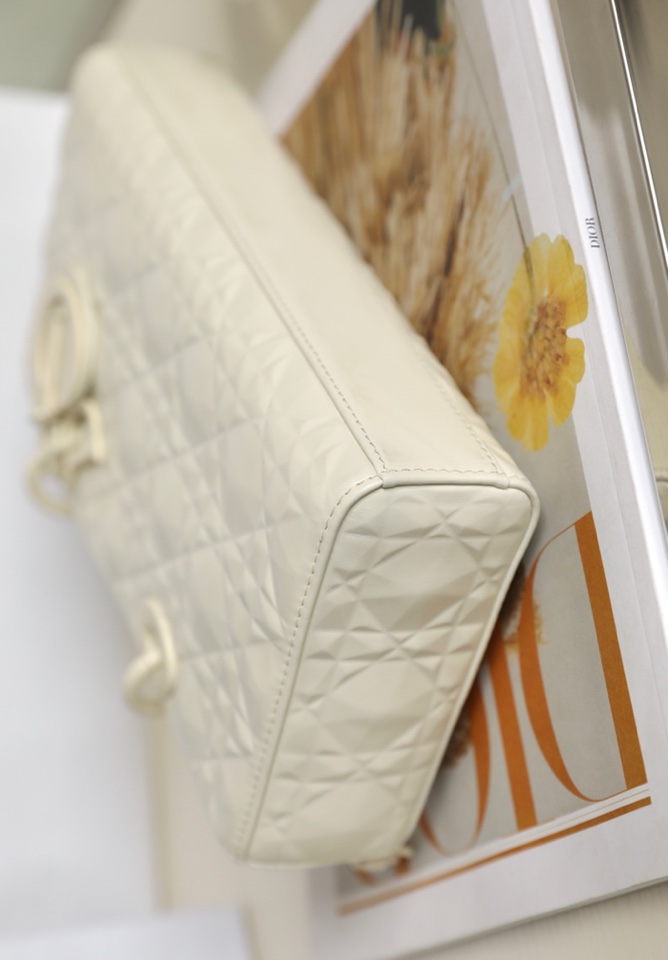 Dior Lady D-Joy is a classic style of the Goliath Bible