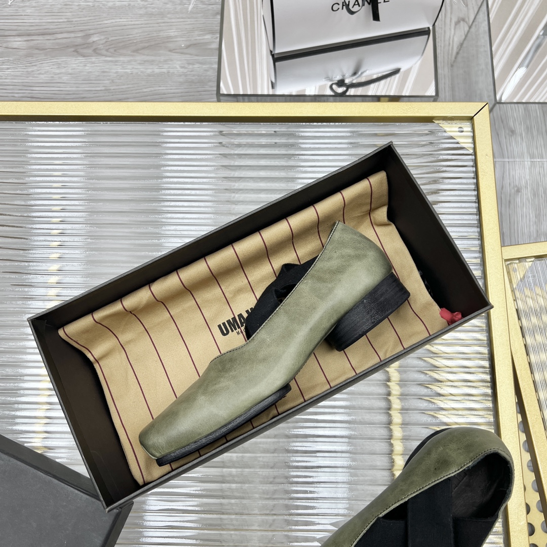 𝐔𝐌𝐀 𝐖𝐀𝐍𝐆｜𝟐𝟎𝟐𝟑/𝐒𝐒 𝐧𝐞𝐰  UMA WANG classic models retro do old ballet shoes