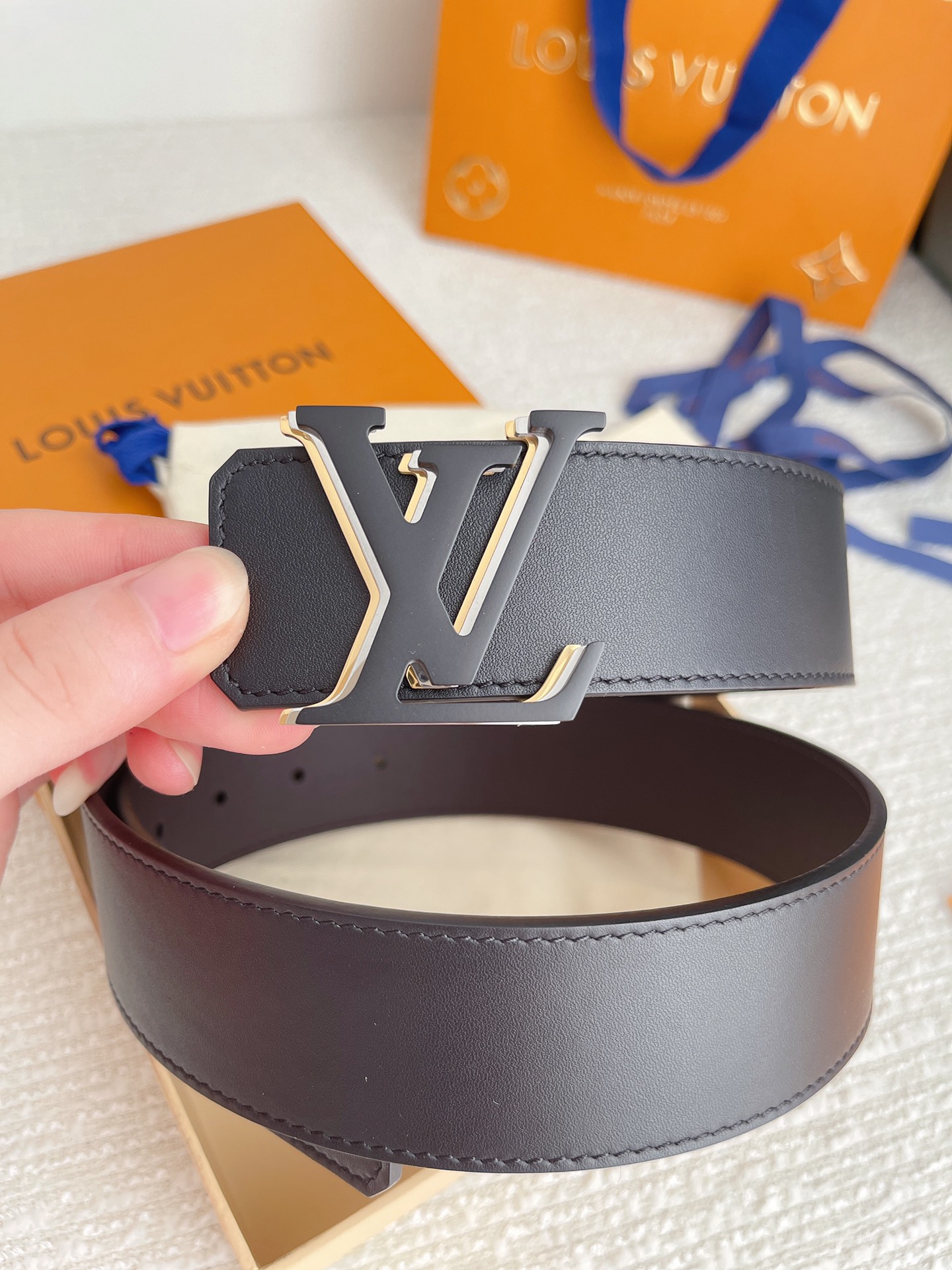 LOUIS VUITTO reversible plain belt