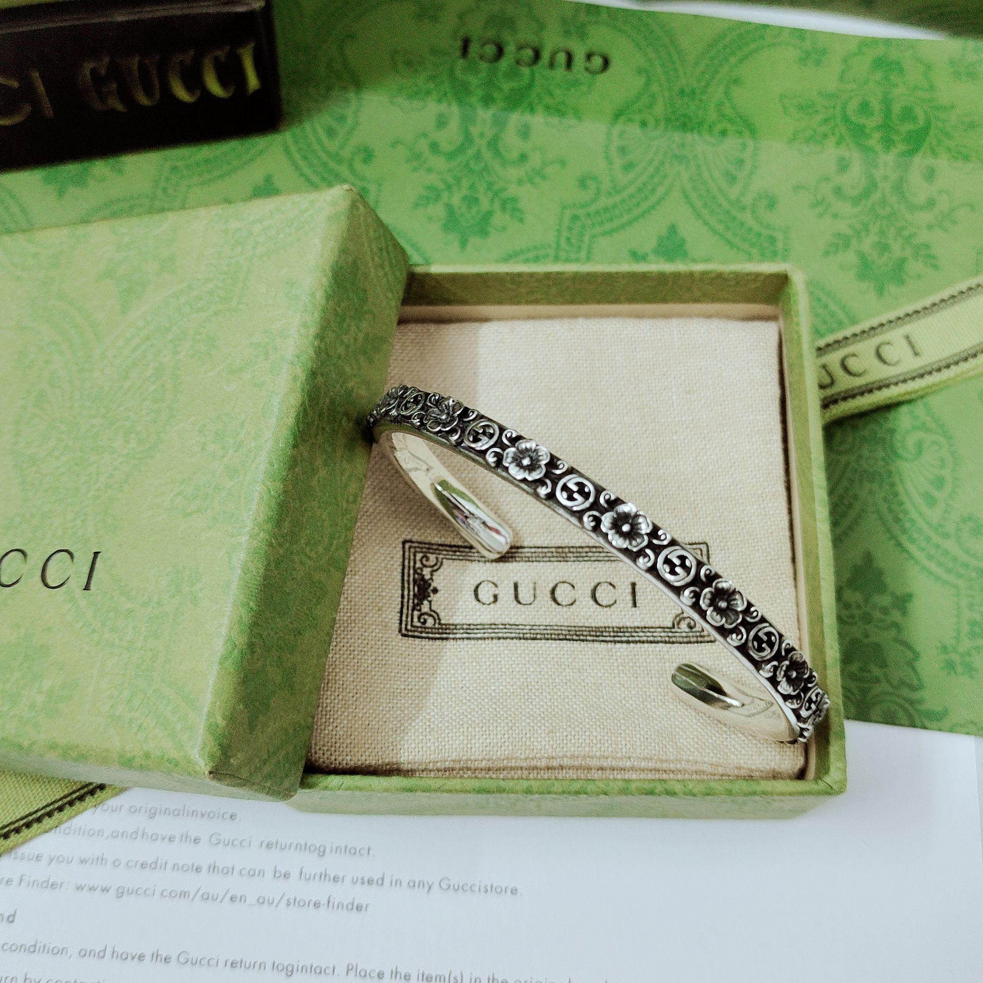 𝐆𝐮𝐜𝐜𝐢 Cosmogonie collection reinterprets interlocking G and other key graphic elements