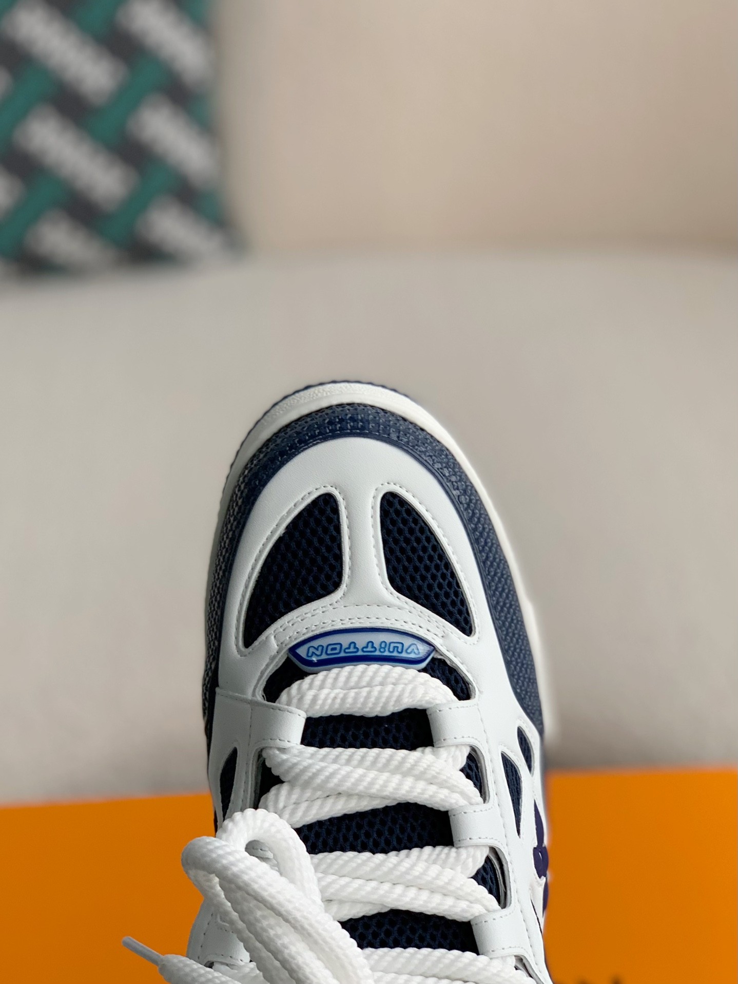 LOUIS VUITTON RUNNER TATIC Sneakers